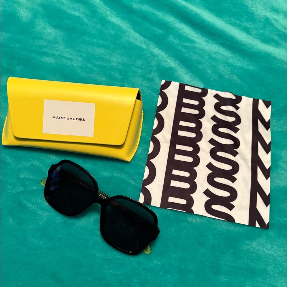Marc Jacobs Yellow Sunglasses Case with Black Sunglasses